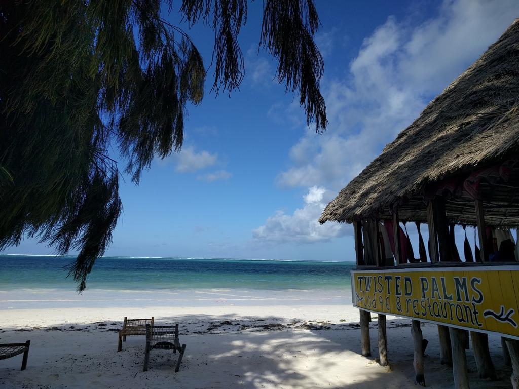 Twisted Palms Lodge & Restaurant Bwejuu Extérieur photo