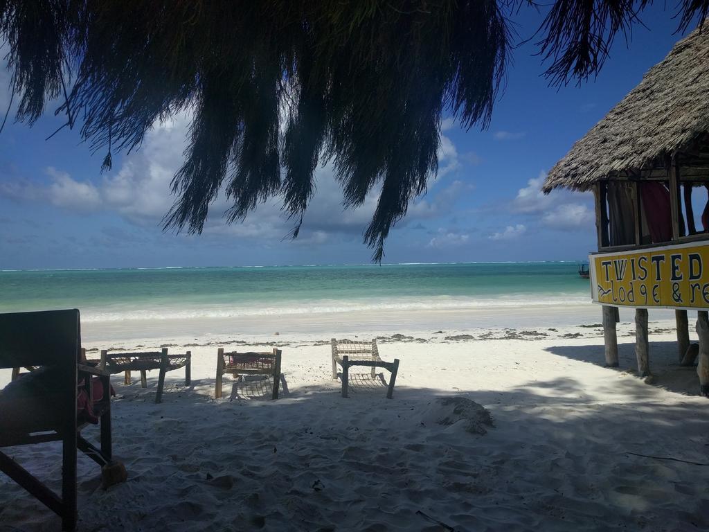 Twisted Palms Lodge & Restaurant Bwejuu Extérieur photo