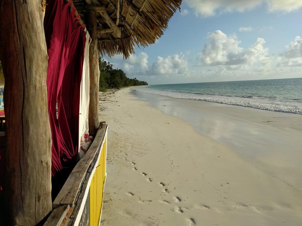 Twisted Palms Lodge & Restaurant Bwejuu Extérieur photo