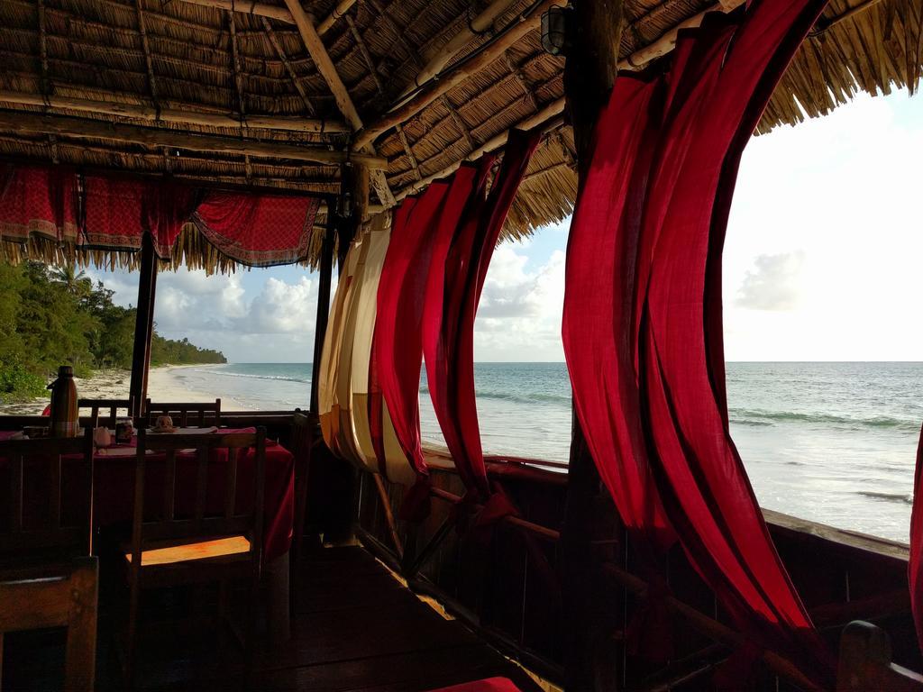 Twisted Palms Lodge & Restaurant Bwejuu Extérieur photo
