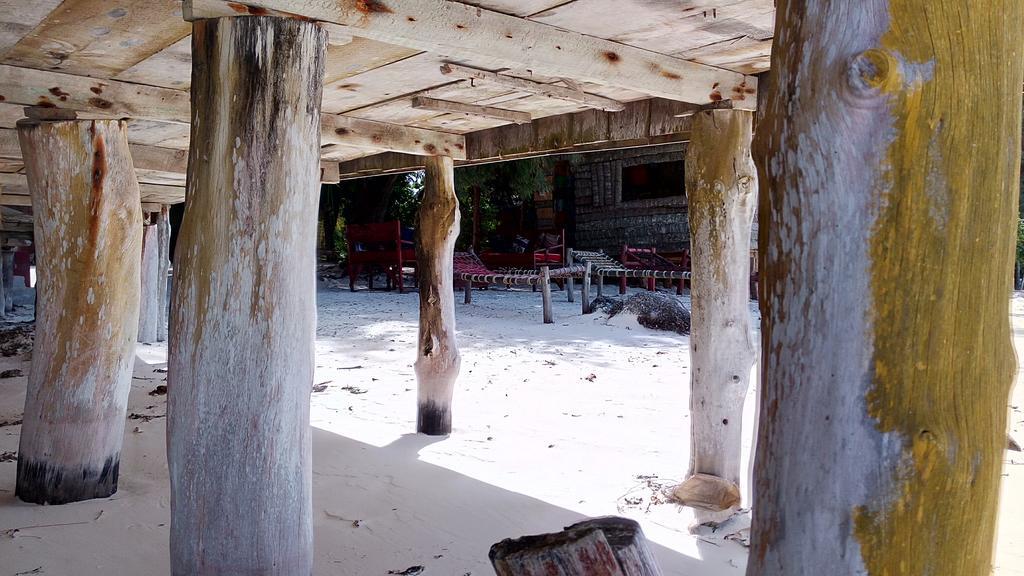 Twisted Palms Lodge & Restaurant Bwejuu Extérieur photo
