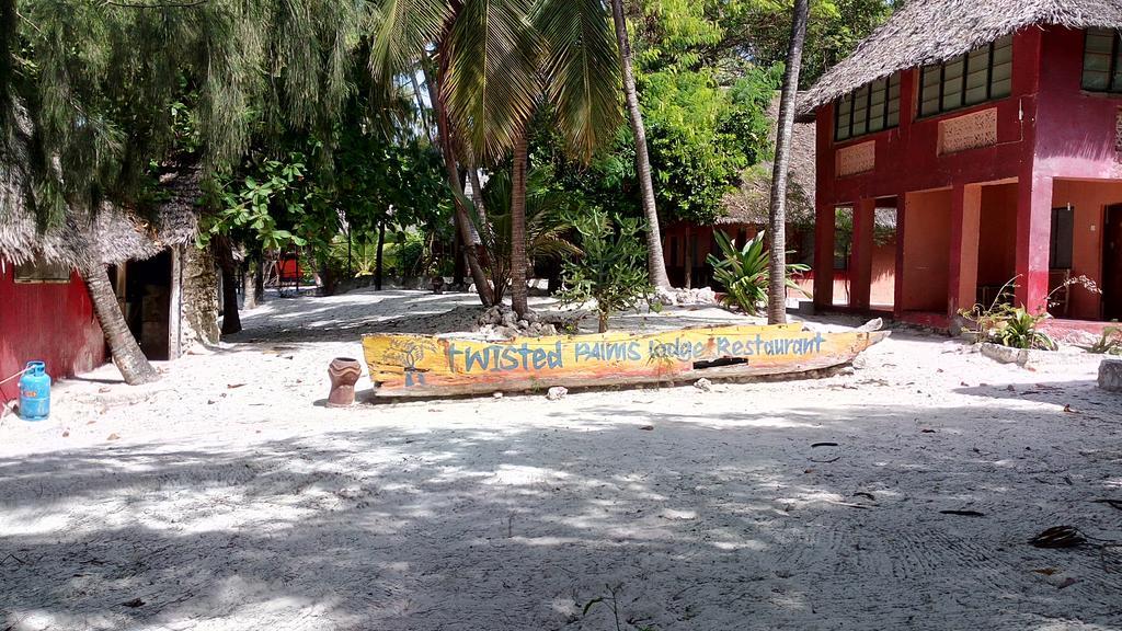 Twisted Palms Lodge & Restaurant Bwejuu Extérieur photo