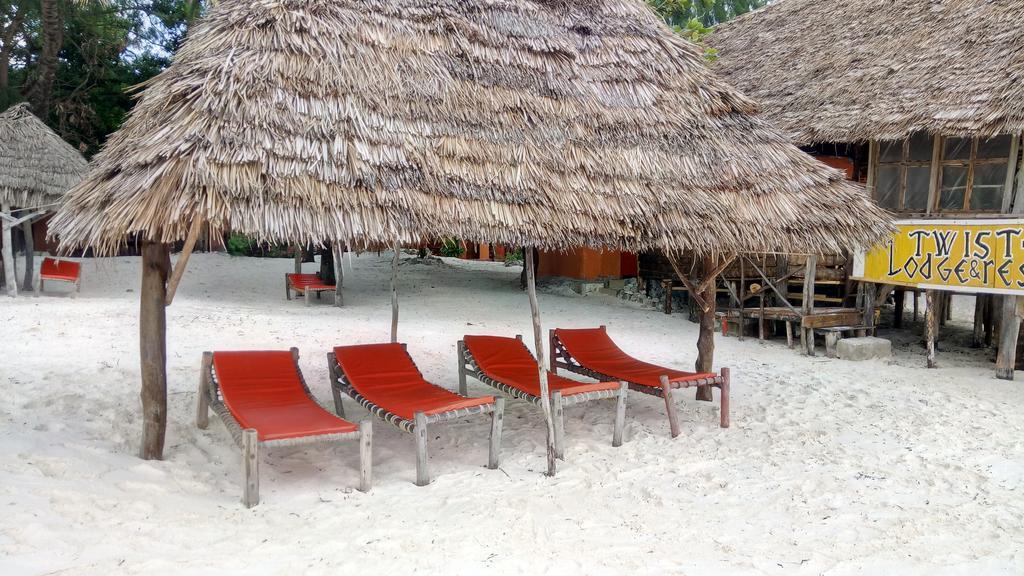 Twisted Palms Lodge & Restaurant Bwejuu Extérieur photo