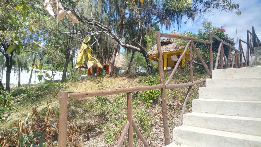 Twisted Palms Lodge & Restaurant Bwejuu Extérieur photo